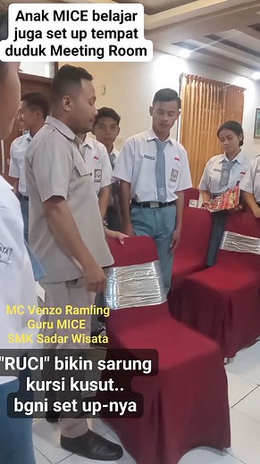 7.3K reactions · 18 shares | Dalam mapel MICE, set up tempat duduk ruang rapat mesti dipelajari. Dalam video ini....sya berbagi pengalaman dengan anak2 MICE SMK Sadar Wisata utk berlatih Set Up Tempat duduk di Bastian Room. #gurumice #anakmice #mice #meetingroom #layoutmeetingroom Venzo Ramling guru MICE #smk #smksadarwisata Humas & Bursa Kerja Khusus SMK Sadar Wisata Ruteng | Venzo Ramling | Facebook