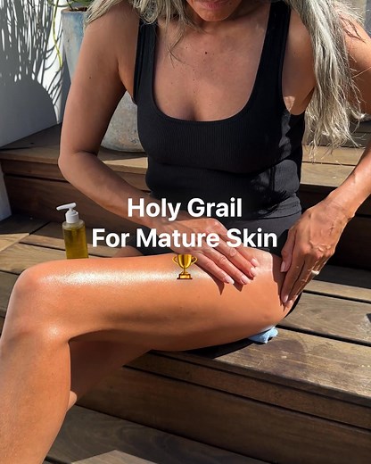 Meet the secret to visibly firm, hydrated skin that smells amazing✨ Our bestselling seaweed-infused Undaria Algae Body Oil is clinically proven to instantly improve skin elasticity & moisturization. | OSEA