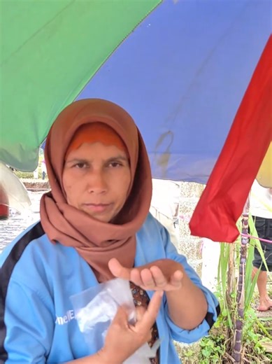 PENJELASAN DARI PEMILIK IBUK PEMILIK SAWAH (di jorong tepi, situjuah batua, kab.50 kota,sumatera barat), YANG MANA BELIAU SUDAH MENCOBA UNTUK DI OLESKAN AIR KE KAKI, SEHINGGA KAKINYA YANG TERASA SAKIT KINI MULAI MEMBAIK. PADA INI NYA KITA HANYA MEMINTA KE KEPADA ALLHA UNTUK KESEMBUHAN YA TEMEN-TEMEN #tiktoklive #livehighlights #yanglagiviralsekarang #kampungviral #berkah