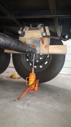 I like to store my 5th wheel in my RV garage withthe tires off the ground,