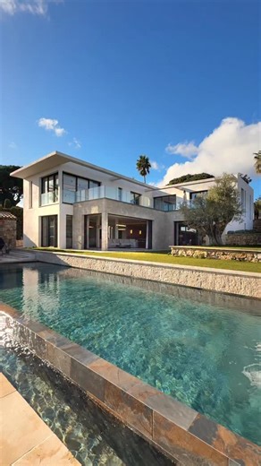 ᴠᴀʟᴍᴏɴᴛ ʀɪᴠɪᴇʀᴀ on Instagram: "FOR SALE Modern Mansion in Cannes ✨ Located in the exclusive neighbourhood of Super Cannes, this 421 sqm residence on a 2,090 sqm plot embodies tranquillity, luxury and accessibility in one of the French Riviera’s most prestigious areas. Perched to maximise its extraordinary setting, the property offers sweeping 180° panoramic views of the Mediterranean, the glittering Cap d’Antibes and the snow-capped Alps, delivering a living experience that is truly unparalleled