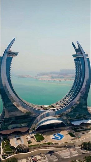 wonder the most luxurious hotel in qatar, fairmot and raffles doha 5 stars luxury hotel and pool