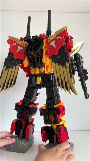 The mighties Predaking I've ever seen! TRANSFORMERS POWER OF THE PRIMES PREDAKING COMBINER