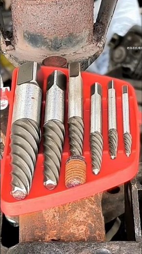 Spiral screw extractors bolt extractors or easy-outs removing broken or damaged screws and bolts