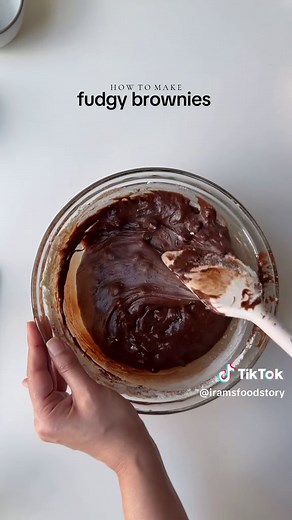 Fudgy Brownies Recipe: Easy & Delicious