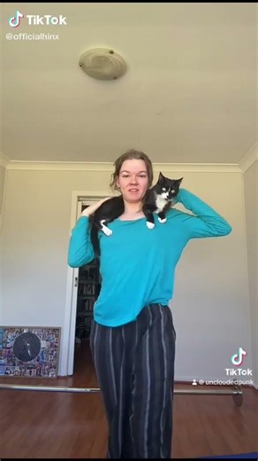 @Azza_Australia380 and @OfficialHINX are Dancing Part 7