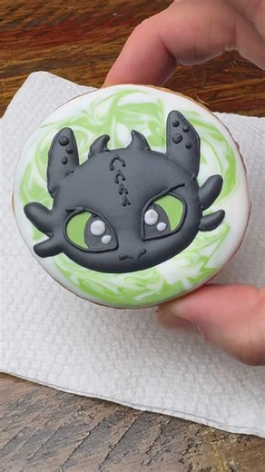 A cutesy mini! Toothless 🖤 #cookies #baking #toothless #httyd #birthday #cookiesofinstagram #decoratedcookies #decoratedsugarcookies #chefmaster #customcookies #sugarcookies #custom | Crafted Sweets By Kristi