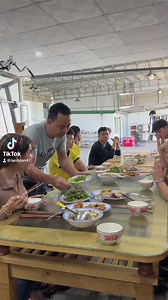 260K views · 10K reactions | thần tài đến nhà là hên lắm ạ | Lâm Hiền | Facebook