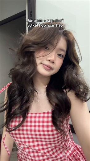 The Perfect Hair Curling Techniques Using a Curling Iron