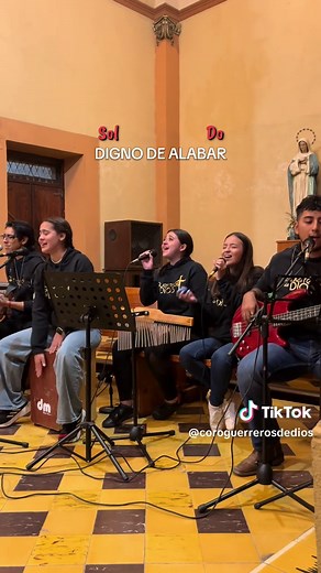 Digno de Alabar: Hora Santa con Athenas