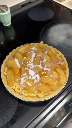 Joshua Godfrey on Instagram: "Momma has PERFECTED the Viral @kraft_macandcheese Apple Pie Mac & Cheese!!! #joshandmomma #joshsmom #easyrecipe #applepie #thanksgivingrecipe"