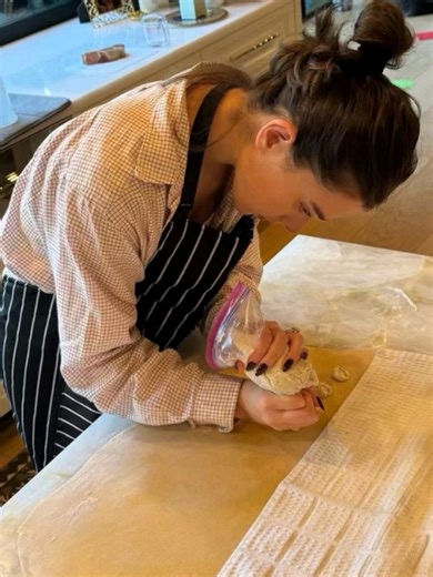 Starting the week with our MORE BS Chat Monday Morning Meeting later today at 12 PM PST with Hailee Steinfeld , the Team BS Crew and Beau Society Fam! 🥰❤️ 📷 Throwing it back with MORE BS Chat. 🎀💌💬 New here? Check out beausociety.substack.com, subscribe for MORE BS Club Chat and follow beausociety on IG. #HaileeSteinfeld #MOREBSChat #Substack #fyp