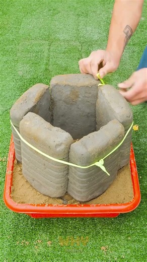 Wait… This Plastic Bottle Became Cement Art 🤯🌿 #DIY #Upcycle