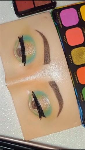 Holo eye magic✨👁️||easy eye makeup tutorial #eyemakeup #keepgrowing