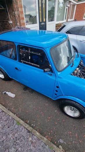 r1 powered classic mini