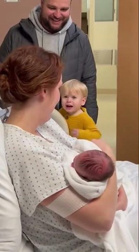 “Mommy!! WHAT IS THAT! 😱🤣”