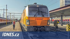 VIDEO: Na co zírá mašinfíra. Velkolepá podívaná na trase z Košic do Prahy - iDNES.cz