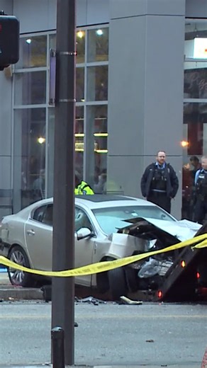 Bi-state police chase ends in St. Louis crash; suspect critically injured