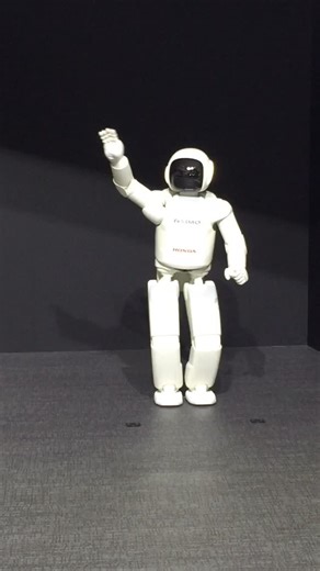 RSTRONIC on Instagram: "Así me saludo Asimo en 2015. Donde andará ahora, en un TypeR? Buenas noches. ThePowerOfDreams."