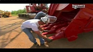 Watch Extreme Engineering Season 2 Episode 9 - Excavators