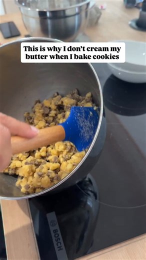 It adds air and makes cookies spread (not what I want), you’re literally whipping tiny air bubbles into the dough. In the oven, those bubbles expand, causing cookies to rise more, spread more, and become lighter or cakey Skipping creaming keeps the structure strong (but not dense). It keeps the dough from filling with excess air. This gives more control over the cookies thickness and structure so it stays chunky, not flat and fluffy And the trick that keeps them from becoming dense: After mixing