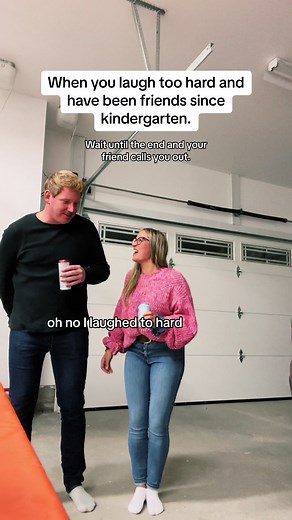 When you are 30 years old and a laugh hits you.. and your friends know. 😂 #laugh #friends#fyp