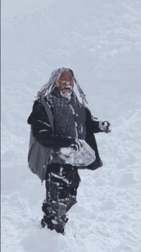 Big Blossom in the wild 😮‍💨 ‪@ZebPowelll‬ stacking backcountry 💥 for ‪@BurtonSnowboards‬‘ 'PAVED'