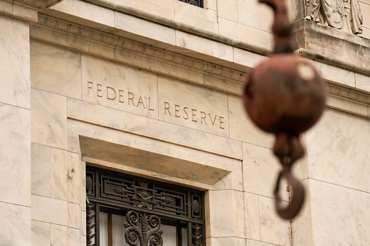Fed buying, record repo facility use steady year-end US funding markets