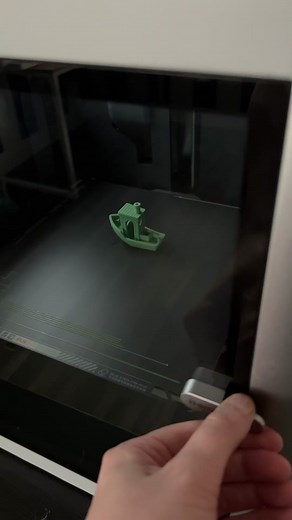 First test print from the Bambulab printer!! Now to find my first file i want to print 😆 #bambulab #3dprinting