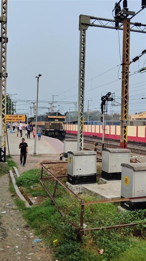 Pure EMD Humming & LOUD Horn! 😌🔊 Shunting at Ranaghat Junction #shorts