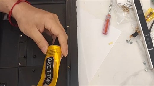 旧物改造便携式触摸显示屏 低成本制作便携是触摸显示屏，支持VGA和HDMI输入，触摸操作更便捷。#旧物改造变废为宝 #便携式显示器 #触摸显示屏 #电子DIY