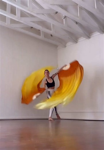Learn Silk Fan Dance Techniques with Authentic Expression