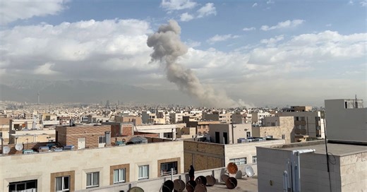 米・イスラエルがイランに大規模攻撃、体制転換視野に最高指導者も標的