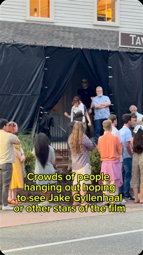 The M Night Shyamalan movie ‘Remain’ is filming in Chepachet, RI tonight @tavernonmainri The crowd is hoping to catch a glimpse of the stars including Jake Gyllenhaal #hollywood #movie #movies #mnightshyamalan #iheartradio @iheartradio @kristinandstevemornings | B101