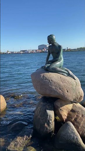 Exploring The Little Mermaid in Copenhagen, Denmark #LittleMermaidCopenhagen #CopenhagenAttractions