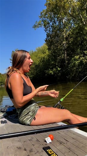 32K views · 1K reactions | Guys it’s okay that my feet were dangling; I could see the bottom  #fishing #fishingdaily #paddleboard #fyp #nikkitightlines | Nikki Tightlines | Facebook