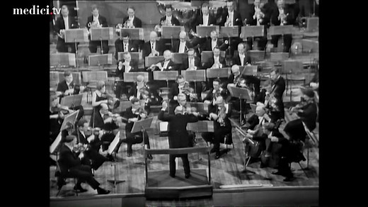 [CLASSICAL SUNDAY] 🎶👋 Did you know that to stop the recalls and applause at his farewell performance at the Royal Festival Hall of London in 1965, Stravinsky came back on stage wearing his coat and hat? Watch this historical concert right now on medici.tv! 🎶👋 https://rebrand.ly/Stravinsky_Firebird | medici.tv