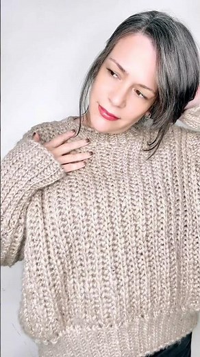 Crochet sweater with a knitted effect #crochetmaniak #Easycrochet #Crochetsweater #Quickproject #...