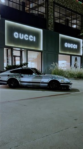 🎄 Tis the season 🛷 YES, you should put a tree and Christmas lights on your Datsun