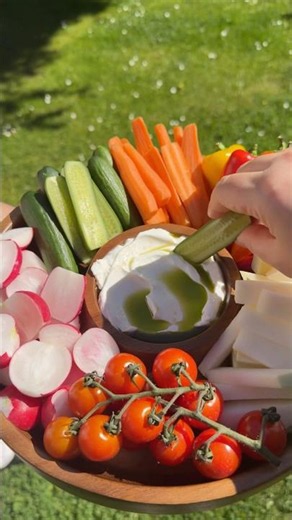 snackteller auf die 1 #gemüse #snacks #snackplatter #gemüsesticks