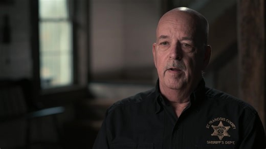 Tarp Found in Manure Pile Leads to Gruesome Discovery | Oxygen