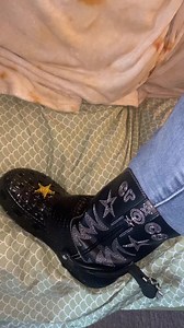 New boot goofing | Tertaay