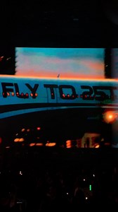 MAYDAY #5525 航班 2024 第一天正式啟航 ​ 今天的你們 也準備好加倍的熱情了嗎？ 與五月天一起回到 最「初」的那一天！ ​ 🖐️🖐️🖐️🖐️🖐️ ​​ 🪄 #有你一起 #魔法螢光棒才能發揮最威五的魔力 用你的光與五月天一起拼出全場魔幻圖騰 .ᐟ.ᐟ 相信演唱會APP ► https://bin-music.makesome.app/ 讓瑪莎親切指導 ► https://youtu.be/RJfcb8KWmaE ​​​​ #五月天5525回到那一天 #五月天25週年巡迴演唱會 #五月天演唱會 - ​​​ 五月天 Mayday | 相信音樂國際股份有限公司