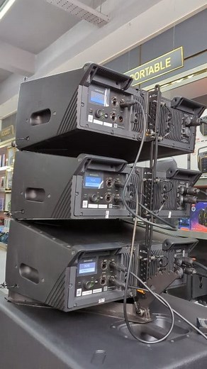 JBL SRX900 Series Beautiful SDP loudspeakers Line Arrays | POLIN