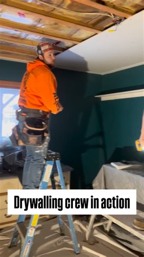 Alyeska Builders, LLC on Instagram: "𝙳𝚛𝚢𝚠𝚊𝚕𝚕 𝚌𝚛𝚎𝚠 𝚍𝚘𝚒𝚗𝚐 𝚠𝚑𝚊𝚝 𝚝𝚑𝚎𝚢 𝚍𝚘! 🔥💪🏻 𝚁𝚎𝚙𝚊𝚒𝚛𝚒𝚗𝚐 𝚊 𝚕𝚒𝚍 𝚊𝚗𝚍 𝚙𝚊𝚒𝚗𝚝𝚒𝚗𝚐 𝚜𝚘𝚖𝚎 𝚠𝚊𝚕𝚕𝚜 𝚝𝚘 𝚏𝚒𝚗𝚒𝚜𝚑 𝚞𝚙 𝚝𝚑𝚒𝚜 𝚛𝚘𝚝 𝚛𝚎𝚙𝚊𝚒𝚛 𝚙𝚛𝚘𝚓𝚎𝚌𝚝. 𝚃𝚑𝚎𝚜𝚎 𝚐𝚞𝚢𝚜 𝚊𝚛𝚎 𝚝𝚑𝚎 𝚋𝚎𝚜𝚝! - - - #𝐟𝐚𝐢𝐫𝐛𝐚𝐧𝐤𝐬𝐚𝐥𝐚𝐬𝐤𝐚 #𝐠𝐞𝐧𝐞𝐫𝐚𝐥𝐜𝐨𝐧𝐭𝐫𝐚𝐜𝐭𝐨𝐫 #𝐝𝐫𝐲𝐰𝐚𝐥𝐥𝐥𝐢𝐟𝐞 #𝐚𝐥𝐚𝐬𝐤𝐚𝐥𝐢𝐟𝐞 #𝐥𝐨𝐯𝐞𝐰𝐡𝐚𝐭𝐰𝐞𝐝𝐨 #𝐭𝐞𝐚𝐦𝐰𝐨𝐫𝐤𝐦𝐚𝐤𝐞𝐬𝐭𝐡𝐞𝐝𝐫𝐞𝐚𝐦𝐰𝐨𝐫𝐤 @sherwinwillia