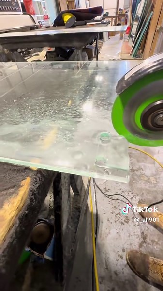 Shower Door Glazing Techniques for Perfect Cuts