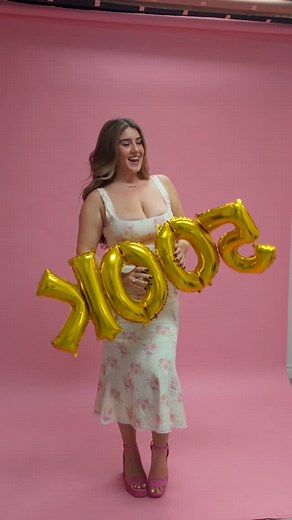 Justine ♥️ on Instagram: "More 500k photoshoot BTS. Should I post more photos from this shoot? 😋"