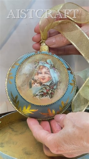 DIY Christmas Ornaments Creative Ideas #christmas #acrylic #natal #art #crafts #handmade #DIY #christmascrafts #christmasornaments | Aistcraft Decoupage Paper