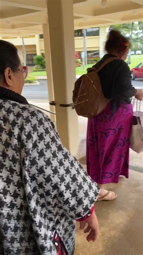 29K views · 171 reactions | Day 2: Samoan Language Leadership Retreat in Hawai’i 2022 Asiasiga i Ā’oga o Gagana i Hawai’i ~ St. Louis High School Samoan Language Program *Matua o Faiva > Salamasina Tuala Fuimaono ~ Halau Kumana Hawaiian Charter School *Matua o Faiva > Kaleilehua Maioho Loading the bus ~ Dr. Rowena Reid, BYU Hawaii | Le Fetuao Samoan Language Center | Facebook