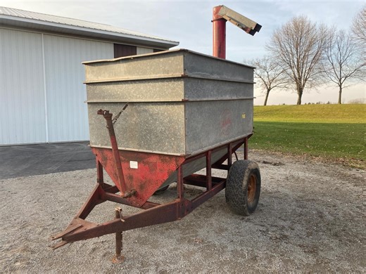 Heider R Auger Feed Wagon | Agriculture